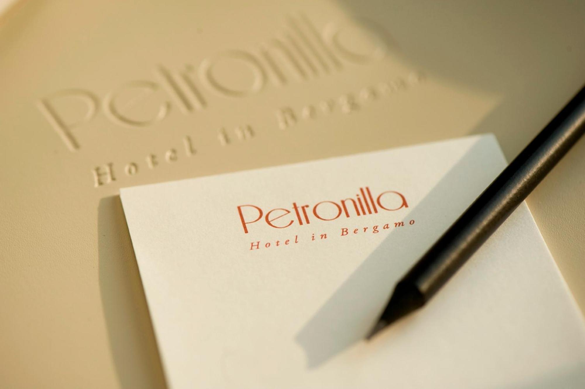 Petronilla - Hotel In بيرغامو المظهر الخارجي الصورة